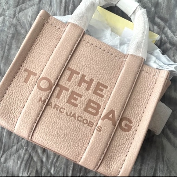 Marc Jacobs tote - Picture 1 of 4